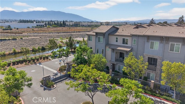 Detail Gallery Image 3 of 38 For 893 Tangelo Way #103,  Corona,  CA 92878 - 3 Beds | 3/1 Baths