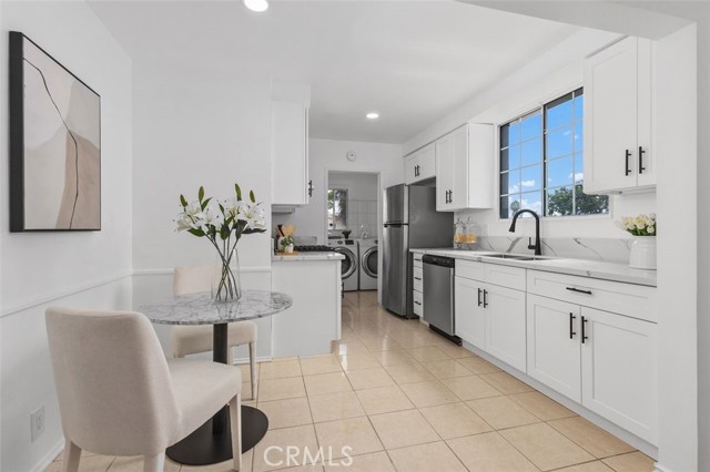Detail Gallery Image 8 of 31 For 1301 S Courtney Ave, Fullerton,  CA 92833 - 3 Beds | 2 Baths