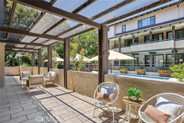 480 S Orange Grove Boulevard, Pasadena CA: https://media.crmls.org/medias/53fdfda0-5886-4bf1-9154-a832709bd709.jpg