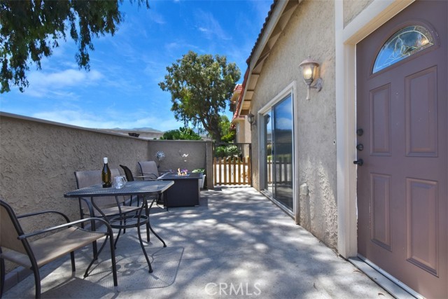 Detail Gallery Image 3 of 38 For 17908 River Cir #1,  Canyon Country,  CA 91387 - 3 Beds | 2 Baths