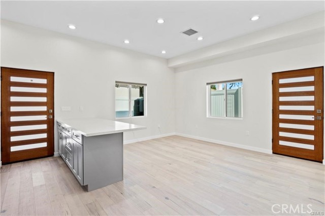 Detail Gallery Image 7 of 18 For 11428 Erwin, North Hollywood,  CA 91606 - 2 Beds | 2/1 Baths