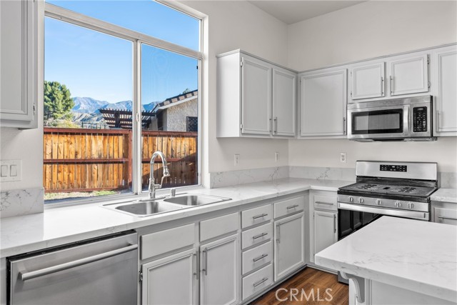 13514 Big Sky Court, Yucaipa CA: https://media.crmls.org/medias/54007803-fb33-4ba4-9b8c-425262feed77.jpg