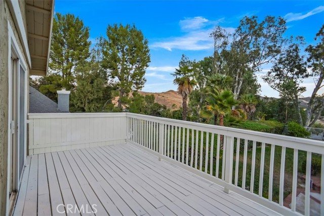 28503 Ray Court, Saugus CA: https://media.crmls.org/medias/54008382-b9da-455d-9820-f9dc8ad7392b.jpg