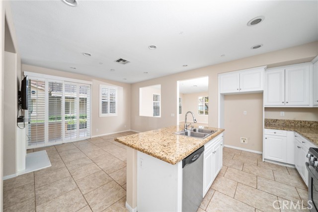 Detail Gallery Image 9 of 36 For 12500 Castelo Ln, Corona,  CA 91752 - 4 Beds | 2/1 Baths