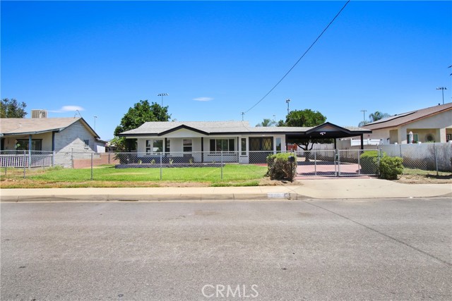 293 E Congress Street, Colton CA: https://media.crmls.org/medias/54015649-2002-4426-b9f7-2f6b22f58e96.jpg