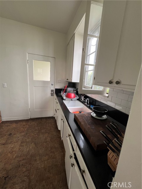 Detail Gallery Image 12 of 24 For 8400 Blackburn, Los Angeles,  CA 90048 - 2 Beds | 2 Baths