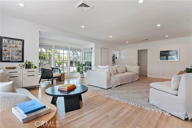 4634 Nagle Avenue, Sherman Oaks CA: https://media.crmls.org/medias/540231e6-5e09-4dc4-a0e6-9d2f5f714eaa.jpg