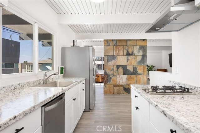 3316 Vista Drive, Manhattan Beach, California 90266, 4 Bedrooms Bedrooms, ,3 BathroomsBathrooms,Residential,Sold,Vista,SB22226244