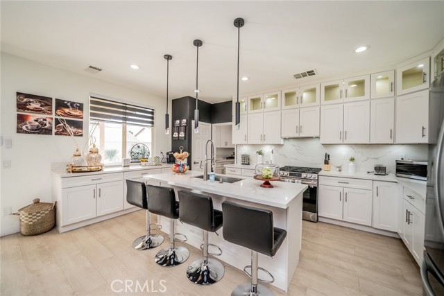 Detail Gallery Image 10 of 49 For 43955 Campo, Indio,  CA 92203 - 6 Beds | 2/1 Baths