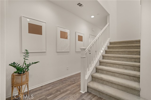 STAIRS/HALLWAY TO BEDROOM & BATHROOM