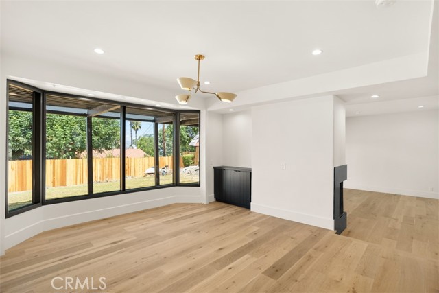 Detail Gallery Image 12 of 30 For 22450 Maycotte Rd, Woodland Hills,  CA 91364 - 3 Beds | 3 Baths