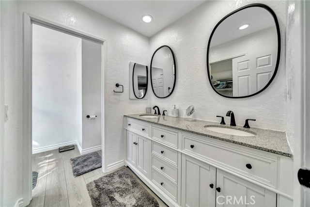 Detail Gallery Image 15 of 31 For 549 Stoney Peak Ct, Simi Valley,  CA 93065 - 3 Beds | 2/1 Baths