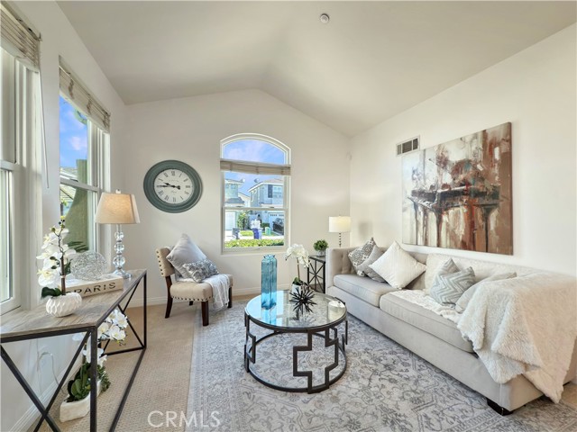 7 Bayview Drive, Buena Park CA: https://media.crmls.org/medias/5403a3b0-3050-4da4-9072-ccf72298412f.jpg