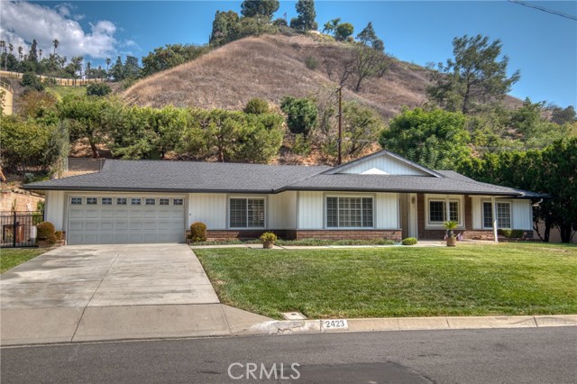 2423 Country Club Dr, Glendora, CA 91741