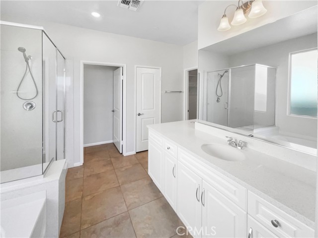 11444 River Run st., Apple Valley CA: https://media.crmls.org/medias/54051677-da5c-4110-af22-2298b50c6a6f.jpg