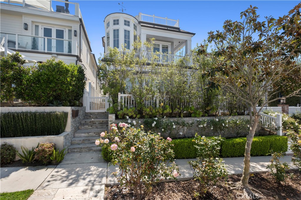 718 Poinsettia Avenue