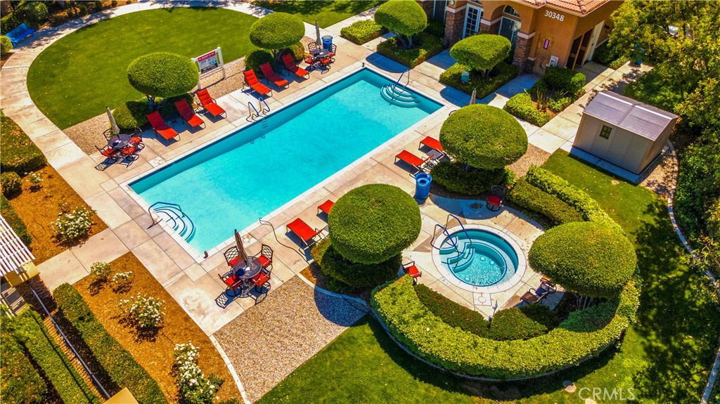 https://media.crmls.org/medias/54069d9b-c0aa-4821-95e2-0b0060108943.jpg?preset=X-Large