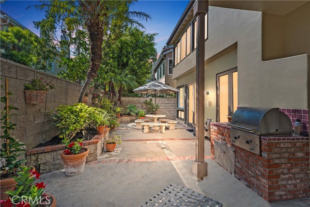 6260 Napoli Court, Long Beach CA: https://media.crmls.org/medias/540786bb-bcf2-42c5-8f2b-9d8b62b48b15.jpg