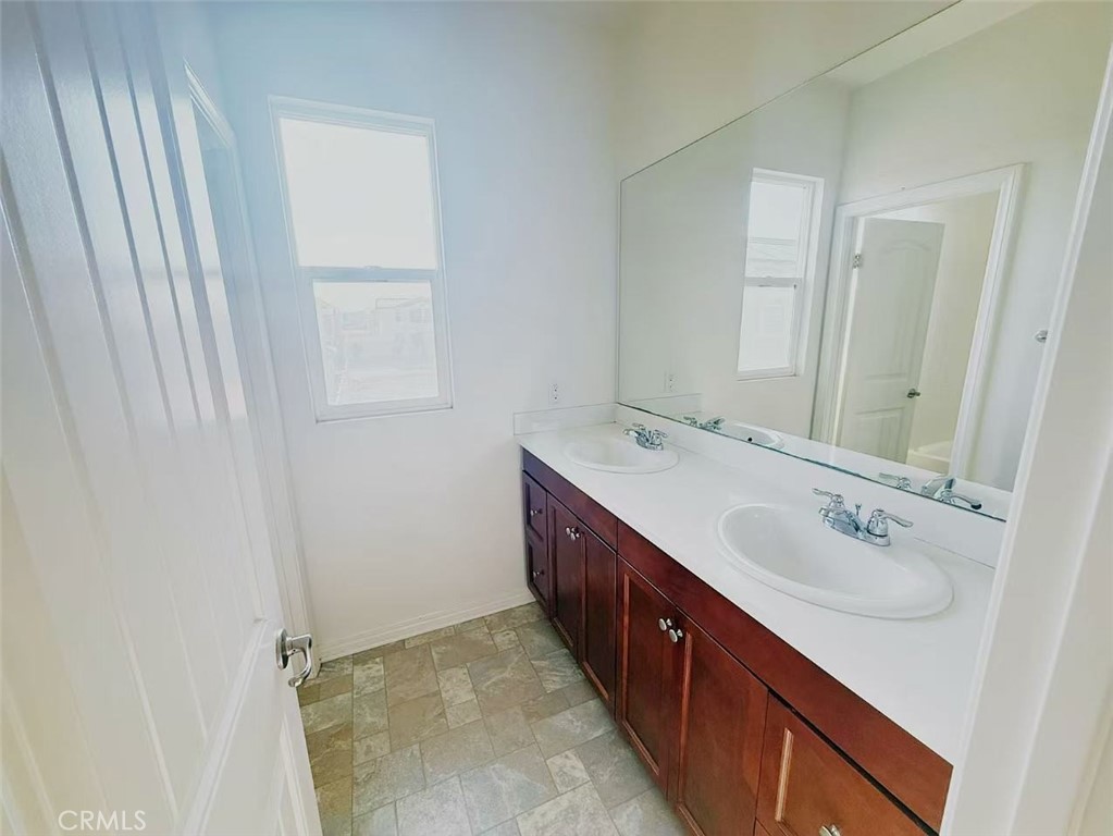 MLS #OC25094836 img 21