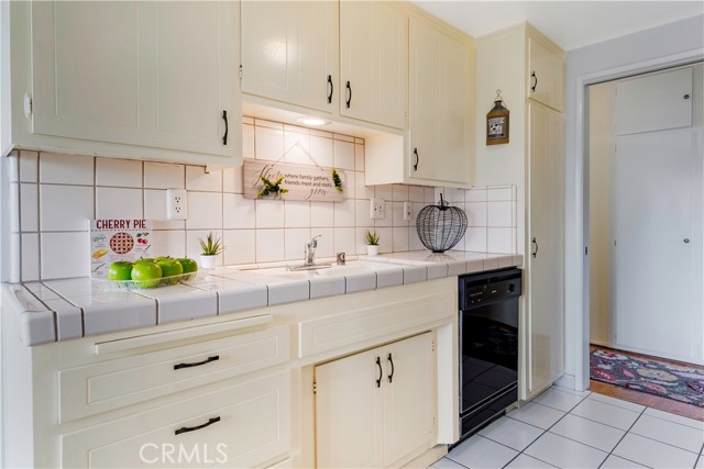 191 Kennebec Avenue, Long Beach CA: https://media.crmls.org/medias/54082be9-dff1-44dc-b865-e7d42670c1e4.jpg