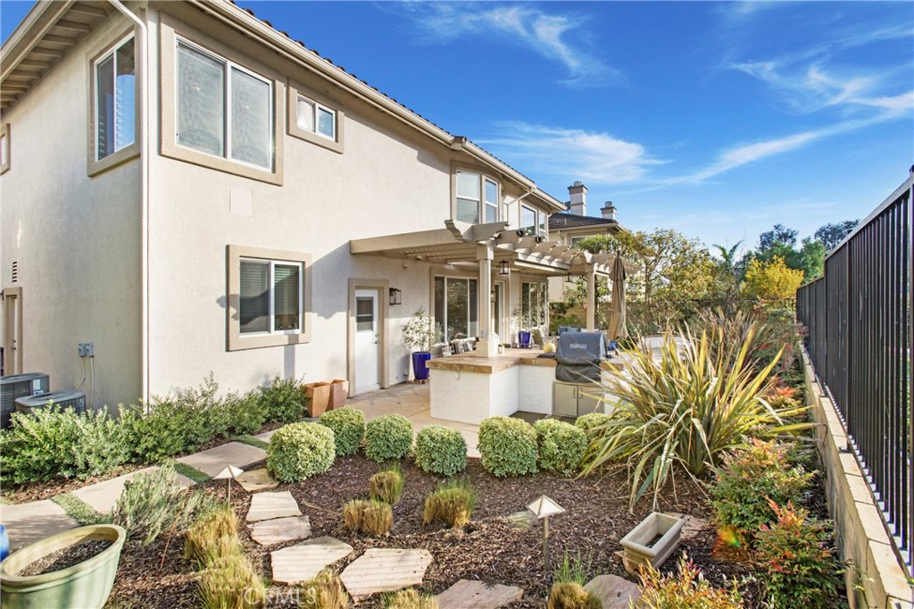 MLS #OC25270482 image #27