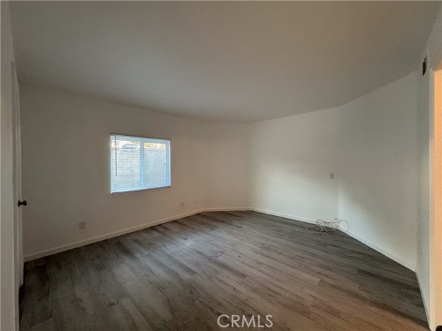 Detail Gallery Image 19 of 22 For 19351 Strathern, Reseda,  CA 91335 - 4 Beds | 2 Baths