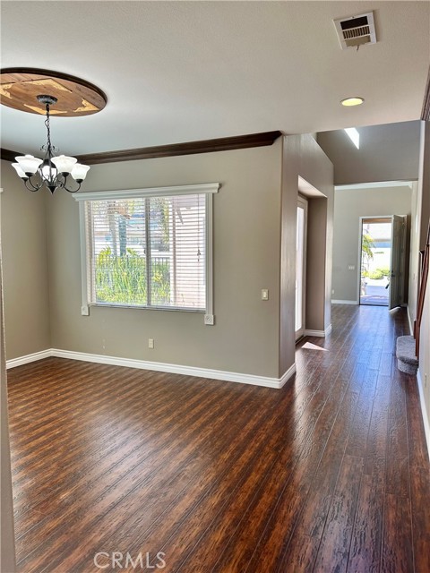 Detail Gallery Image 11 of 27 For 28467 Falcon Crest, Canyon Country,  CA 91351 - 4 Beds | 3 Baths