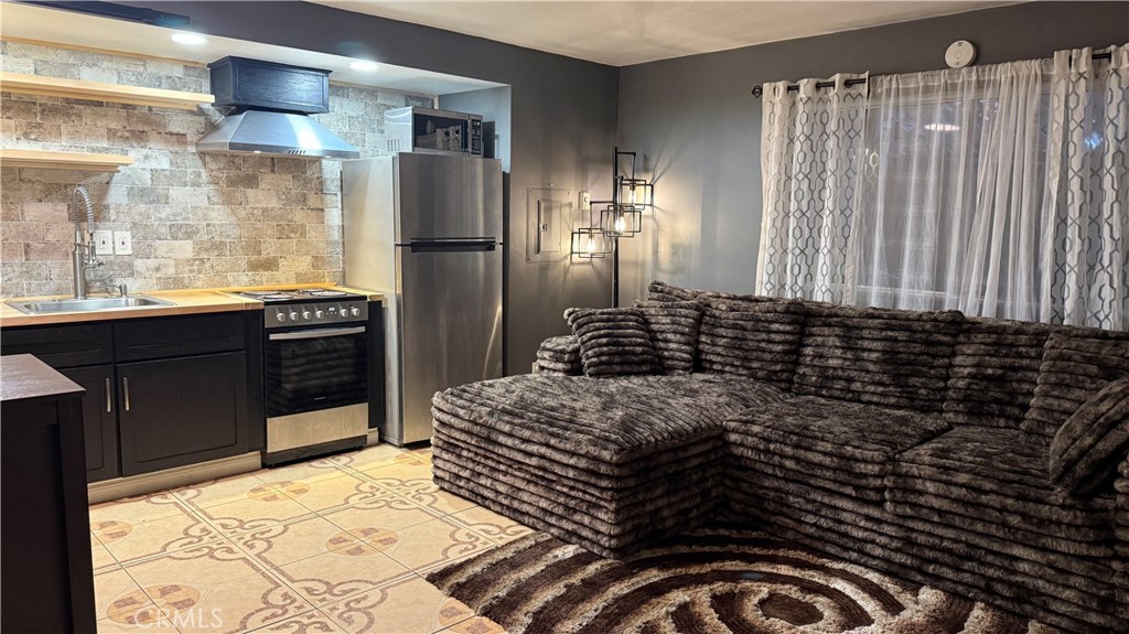 7904 Laurel Canyon #12