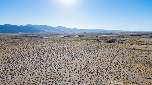 46300 Palos Verdes Road, Newberry Springs CA: https://media.crmls.org/medias/540aad00-4ad4-434c-b3c7-4b1693e6d9f8.jpg
