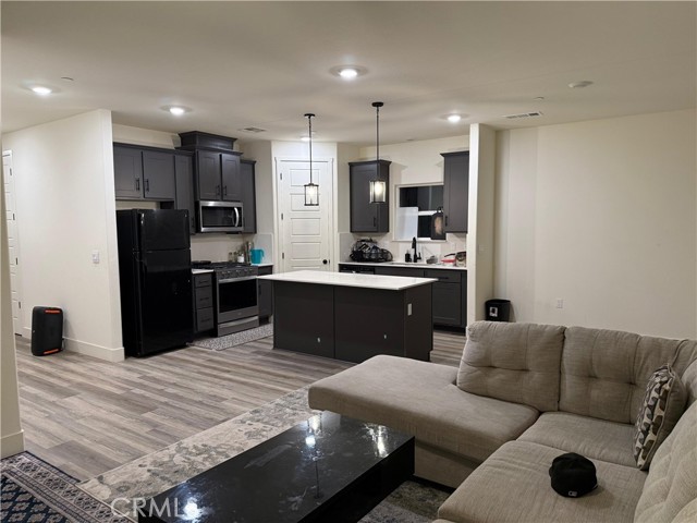 Detail Gallery Image 3 of 8 For 7804 Rock Port Ave, Bakersfield,  CA 93313 - 4 Beds | 2 Baths