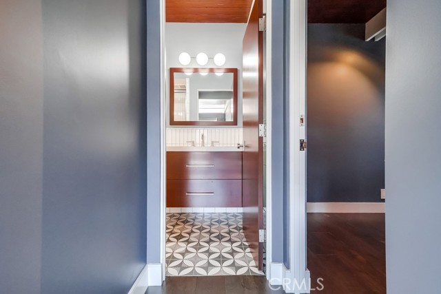 6715 E Ocean Boulevard, Long Beach CA: https://media.crmls.org/medias/540c5799-02a8-4d2a-a9f1-bd357ffc0a64.jpg
