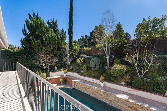 Detail Gallery Image 13 of 25 For 21438 Mulholland, Woodland Hills,  CA 91364 - 5 Beds | 3 Baths