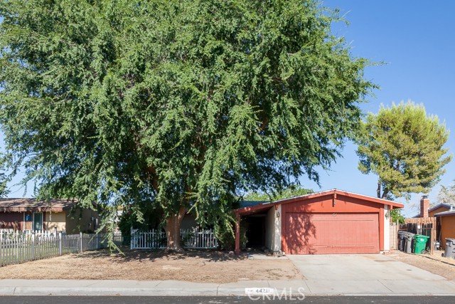 44211 Gingham Ave, Lancaster, CA 93535