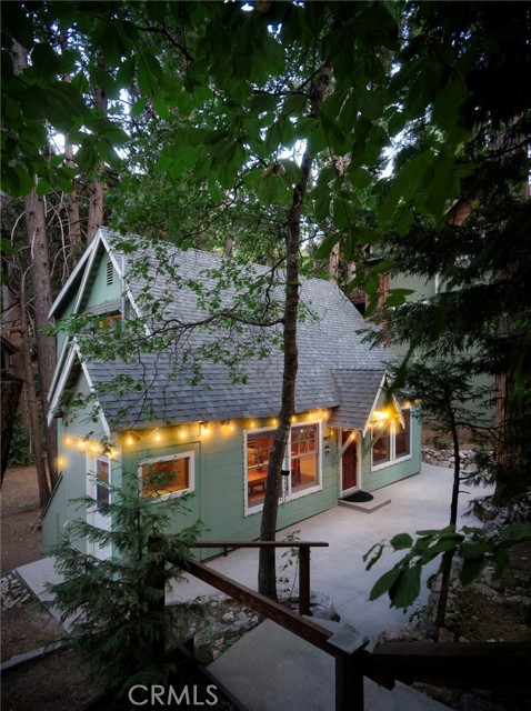 Detail Gallery Image 1 of 13 For 407 Dolly Varden Dr, Lake Arrowhead,  CA 92352 - 3 Beds | 2 Baths