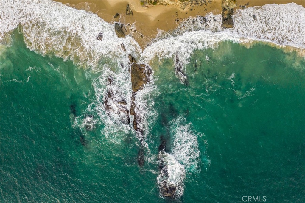 https://media.crmls.org/medias/540d0e20-8def-4e63-bd1d-cf9f7e966b7f.jpg?preset=X-Large