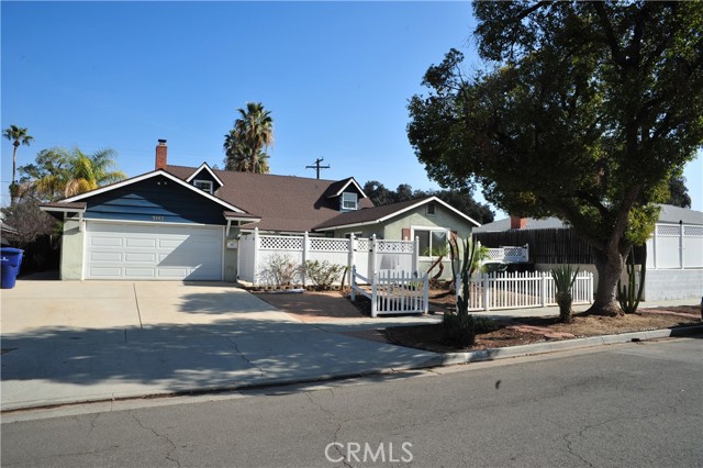 3667 Gay, Riverside CA: https://media.crmls.org/medias/540d54d7-3819-4edc-820a-b94b1f3f980a.jpg