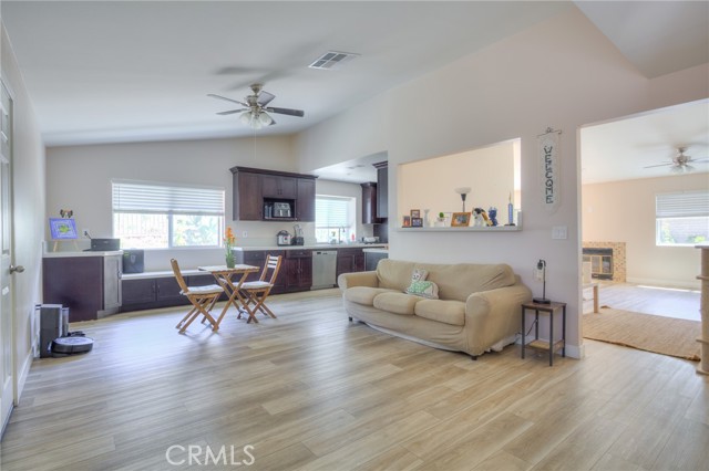 Detail Gallery Image 9 of 46 For 273 Newell Dr, Riverside,  CA 92507 - 3 Beds | 2 Baths