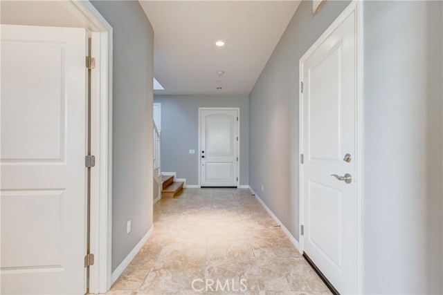 Detail Gallery Image 3 of 24 For 21 Oakfield, Irvine,  CA 92620 - 3 Beds | 2/1 Baths