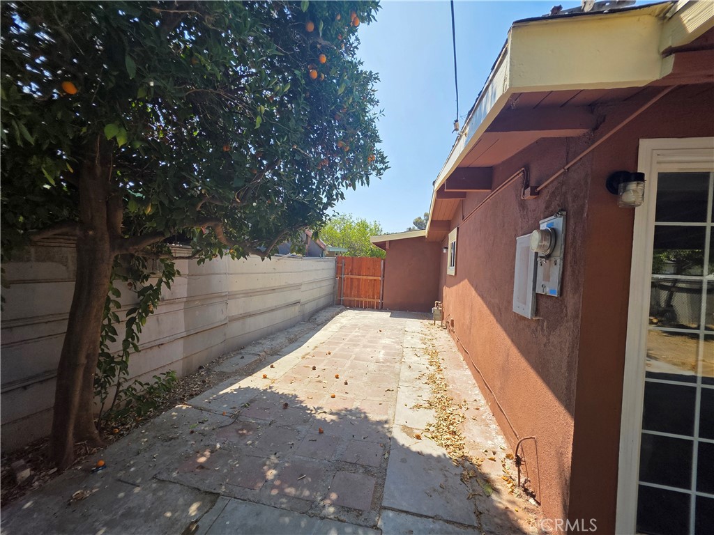 https://media.crmls.org/medias/540e9b3b-398d-4b07-9ee5-1e48fa9ab118.jpg?preset=X-Large