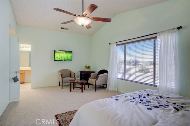 Detail Gallery Image 14 of 29 For 39726 Dover Dr, Palmdale,  CA 93551 - 3 Beds | 2/1 Baths
