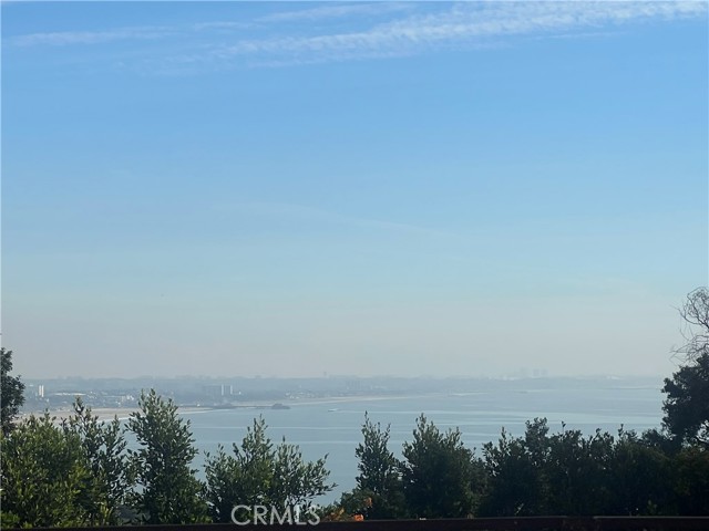 Detail Gallery Image 2 of 6 For 318 Bellino Dr, Pacific Palisades,  CA 90272 - – Beds | – Baths