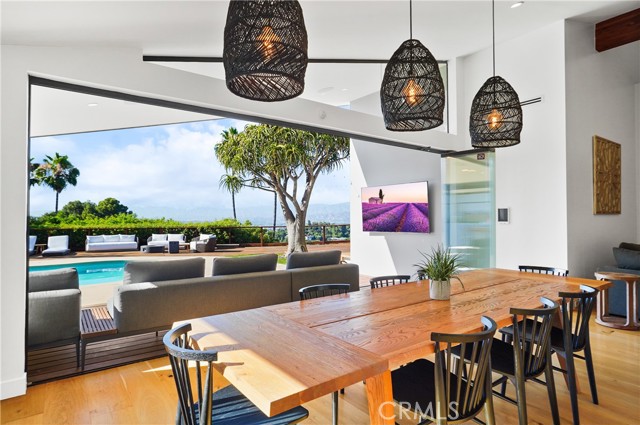 11308 Dona Teresa Dr, Studio City CA: https://media.crmls.org/medias/540fa61d-6eba-48b7-8b9e-26167324de9f.jpg
