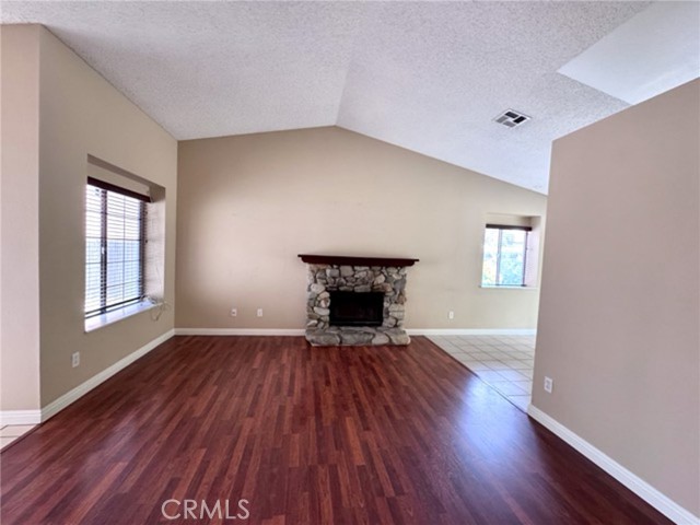 39761 Rustic Glen Drive, Temecula CA: https://media.crmls.org/medias/540fed9f-9f16-4292-af80-8113e52cc0be.jpg