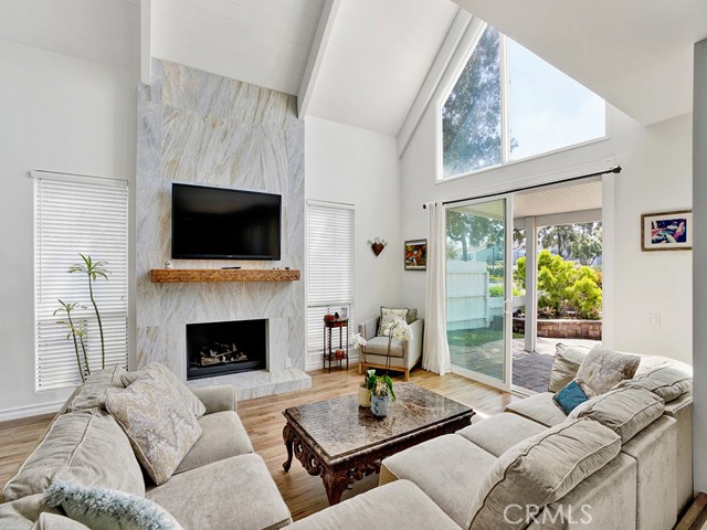 Detail Gallery Image 4 of 63 For 3842 Montego Dr, Huntington Beach,  CA 92649 - 4 Beds | 3 Baths