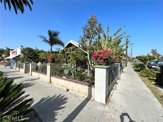 Image 3 for 1602 Pine Ave, Long Beach, CA 90813