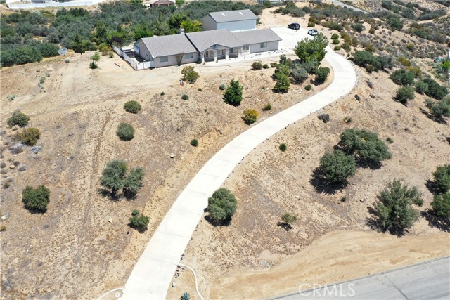 Detail Gallery Image 1 of 1 For 10460 Canyon Dr, Oak Hills,  CA 92344 - 4 Beds | 3 Baths