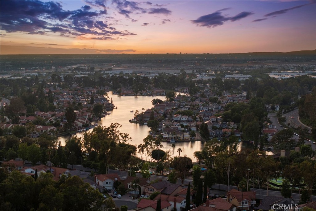 https://media.crmls.org/medias/541136d2-8f21-4b3a-8385-2861522d8a08.jpg?preset=X-Large
