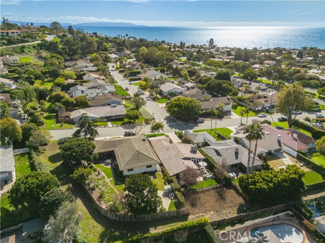 833 Tyburn Road, Palos Verdes Estates, California 90274, 3 Bedrooms Bedrooms, ,1 BathroomBathrooms,Residential,Sold,Tyburn,PV24039967