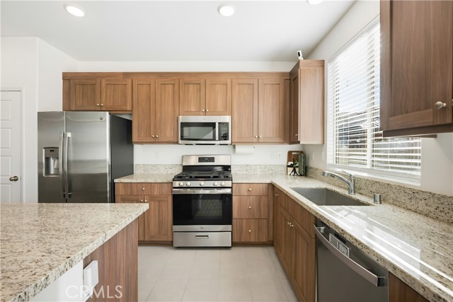 Detail Gallery Image 4 of 32 For 1157 Blackbrush, Banning,  CA 92220 - 3 Beds | 2/1 Baths