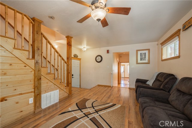 Detail Gallery Image 4 of 21 For 209 W Meadow Ln, Big Bear City,  CA 92314 - 3 Beds | 2 Baths